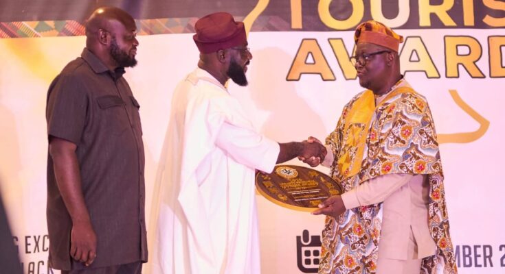 Kumawu DCE Kwasi Amankwaa Receives Award from Ghana Tourism Authority