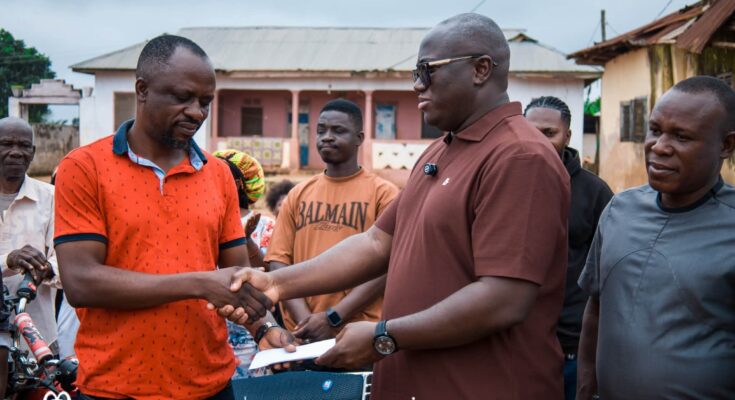 Kumawu MP Donates to Pepease Community